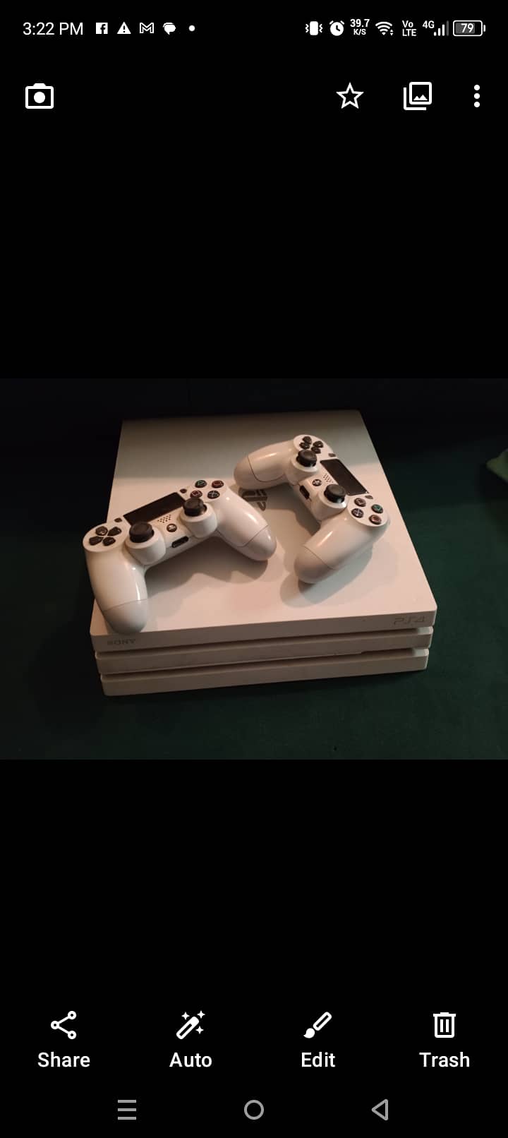 Ps4 pro glacier white with two controller 0