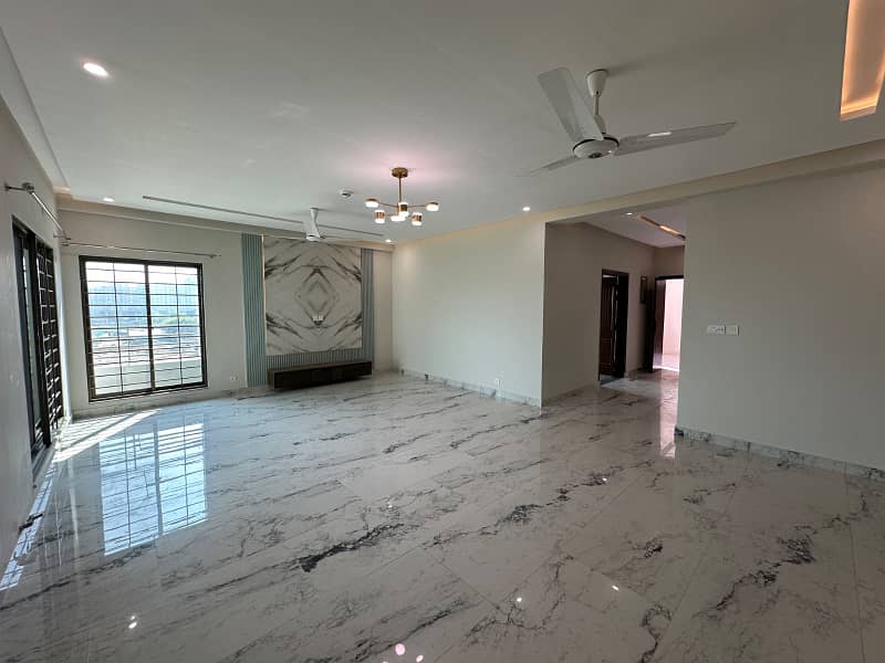 Askari-10, Lahore . Brand New ,10- Marla Apartment Available For Sale . 7