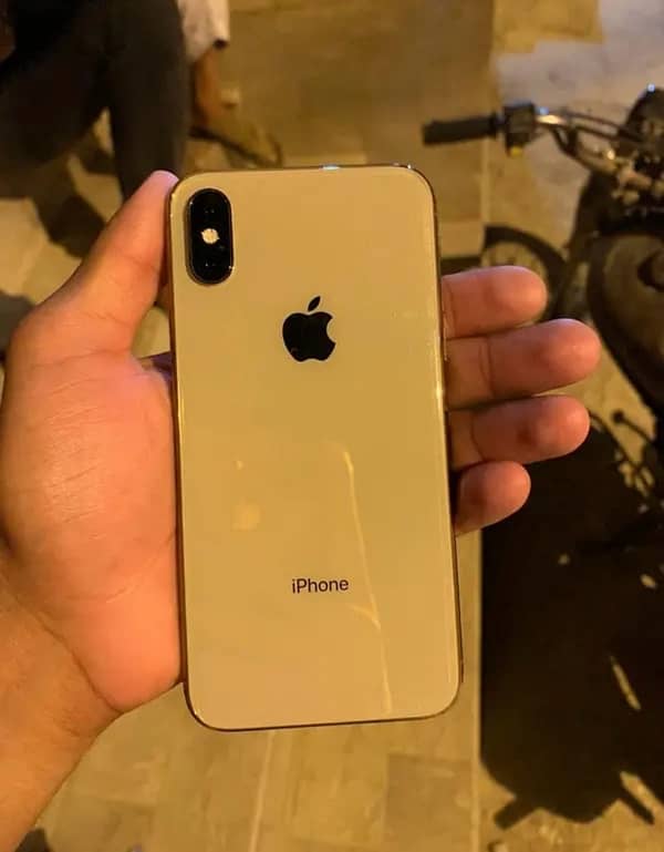 iPhone Xs Gold 0