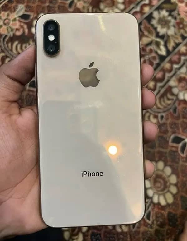 iPhone Xs Gold 2