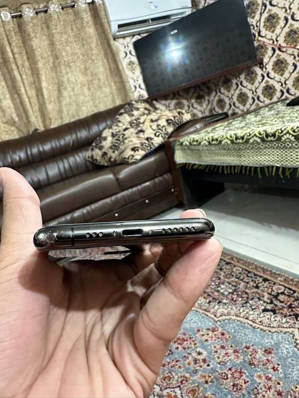 iphone 11 pro urgent sale 2