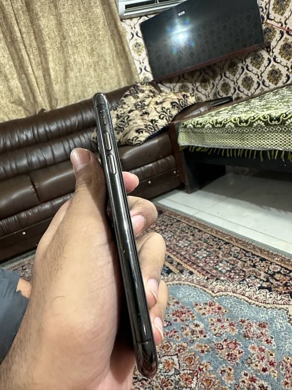 iphone 11 pro urgent sale 3