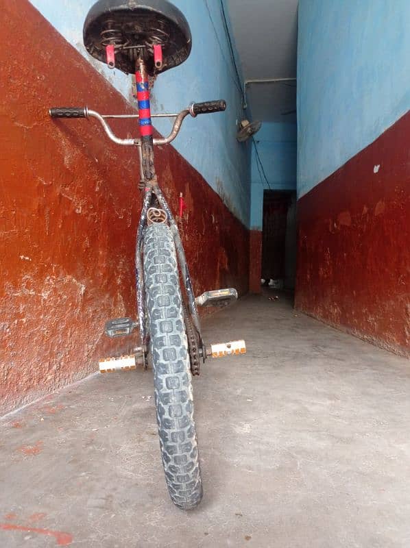 bicycle available for sale only serious person talk with me 4