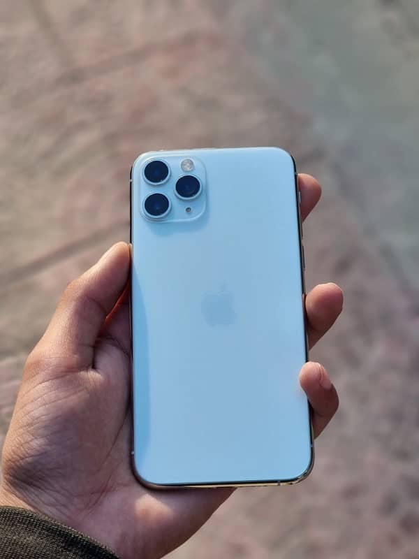 Iphone 11 pro , 64GB Non pta with box 3