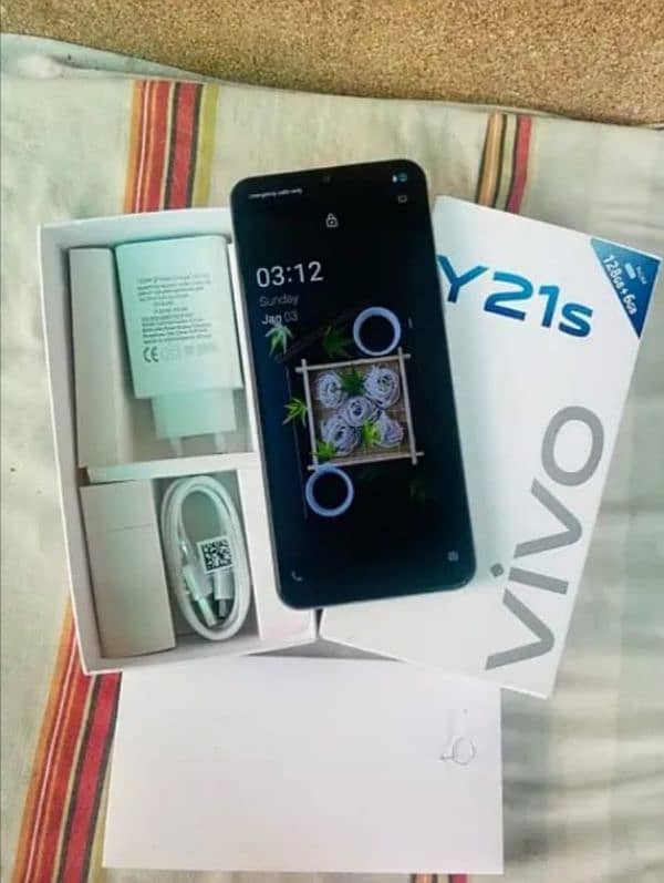 Vivo Y21s 6 -128 gb with Box and Charger 10