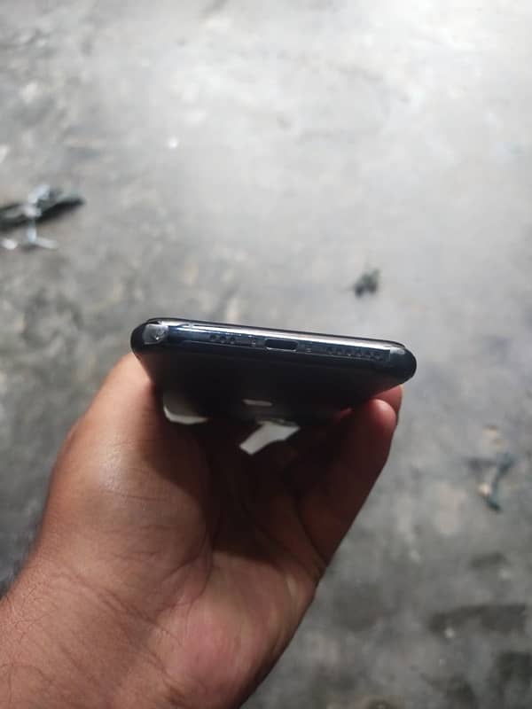 iPhone 11 pro 64Gb pta 2