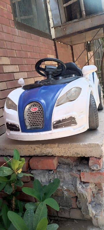 Excellent condition baby car 3