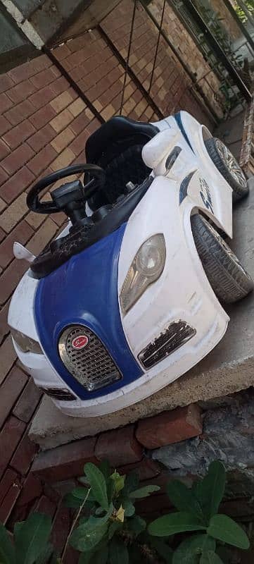 Excellent condition baby car 4