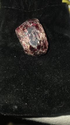 Red Garnet 100% raw & 100% pure