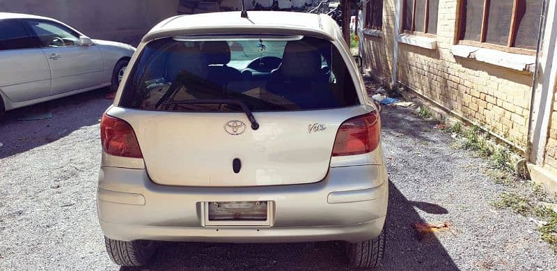 Toyota Vitz 2004 1