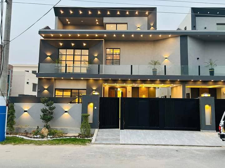 10 Marla Pair of Modern Tripple Story Modern Most Beautiful House For Sale Buch Executive Villas Multan 0