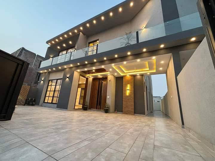 10 Marla Pair of Modern Tripple Story Modern Most Beautiful House For Sale Buch Executive Villas Multan 1