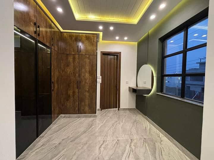 10 Marla Pair of Modern Tripple Story Modern Most Beautiful House For Sale Buch Executive Villas Multan 7