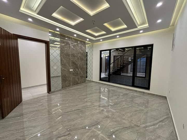 10 Marla Pair of Modern Tripple Story Modern Most Beautiful House For Sale Buch Executive Villas Multan 25