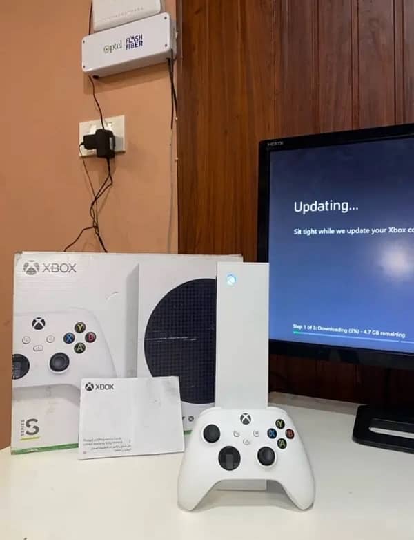 Xbox series s almost brand new 0