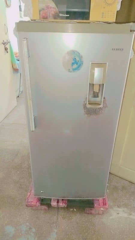 Single door refrigerator. 0