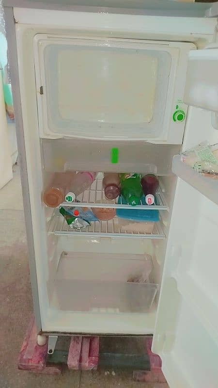 Single door refrigerator. 1