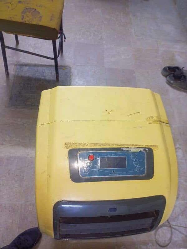 TREND PORTABLE AC IN RUNNING CONDITION 4