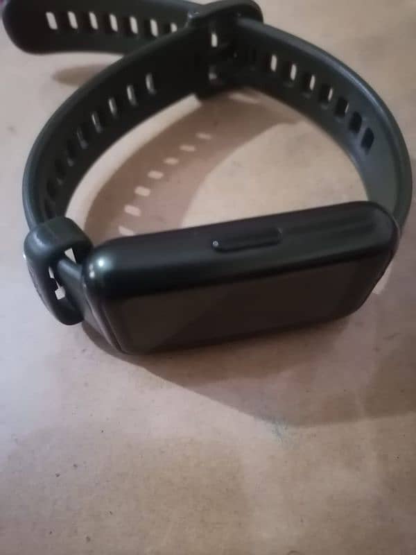 dark green color smart watch 3