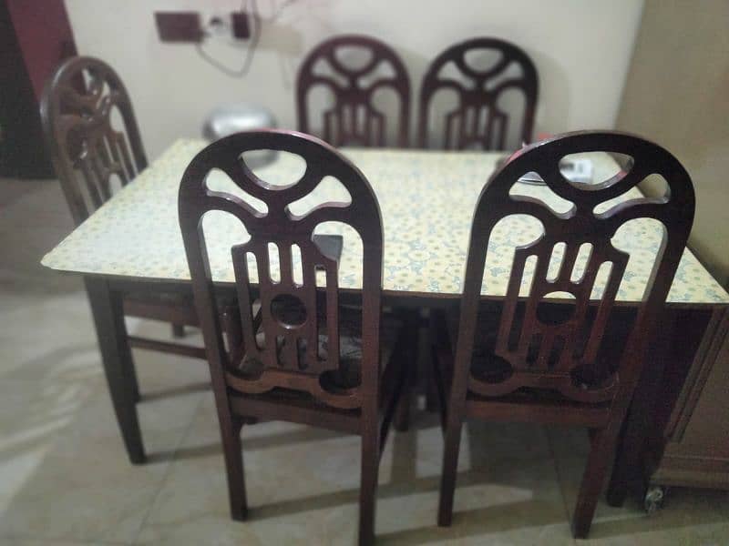 table with 6 chairs urgent sale 3