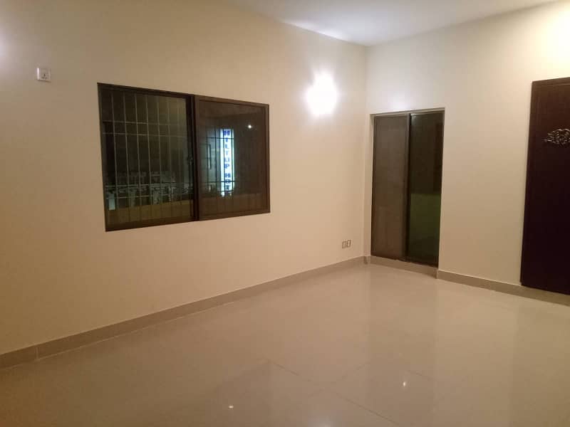 Urgent Sale At Ferozabad Road 4 Bedrooms Portion With Car Parking Inside 1st Floor Portion With DD 8