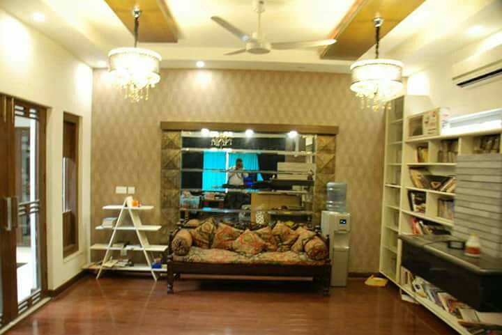 01 Kanal Slightly Used Well Maintained Like Brand New Modren Designe Bungalow For Sale In DHA Phase-4 Near To Park 12