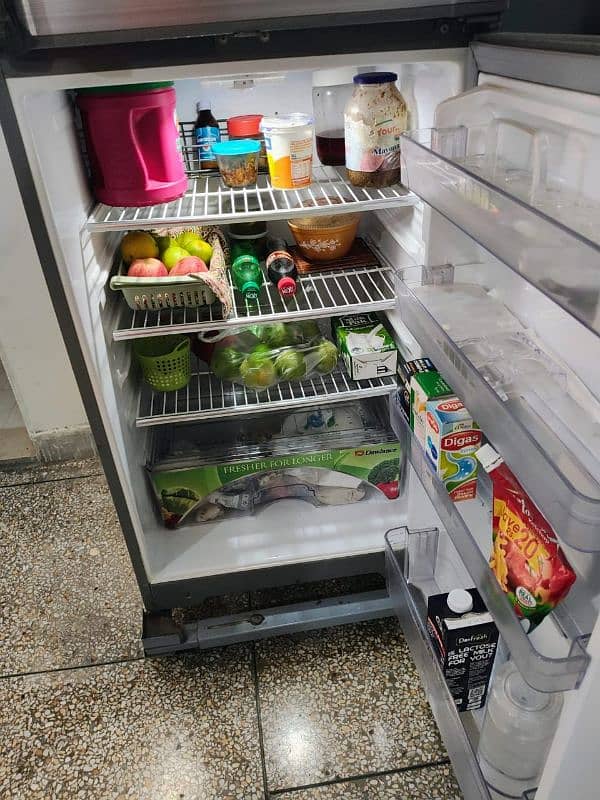 fridge Dawlance Perfect condition 4