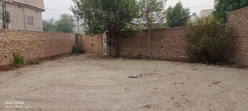 10 marla corner plot for sale on main Road Hussain abad. 4