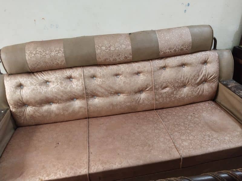 Sofa set available 2