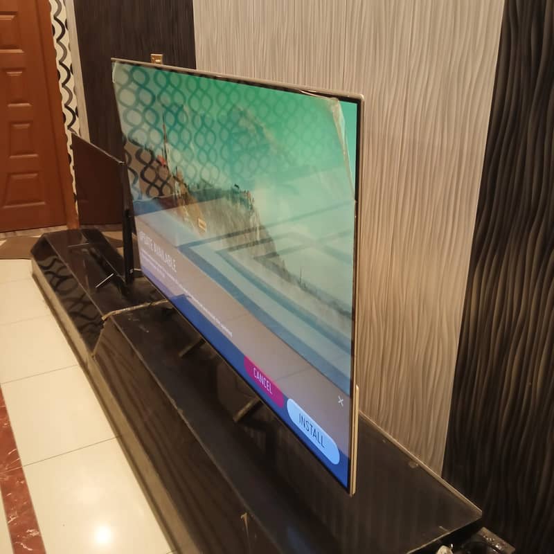 Original 65 Inch LG Smart LED TV on reasonable rate 2