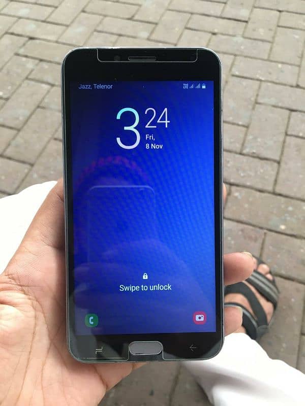 Samsung Galaxy j4 rem 2GB room 16GB urgently sell 03092194735 0