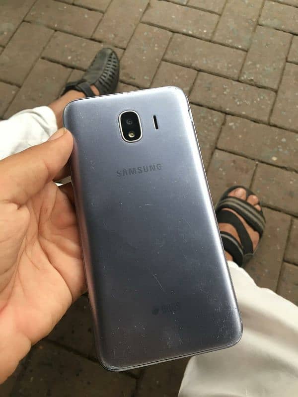 Samsung Galaxy j4 rem 2GB room 16GB urgently sell 03092194735 2