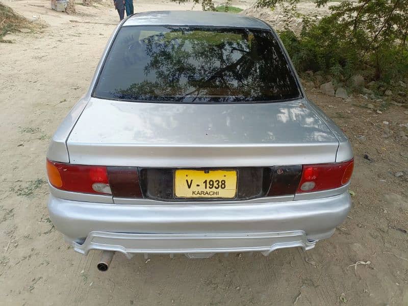 Mitsubishi Lancer 1993 5