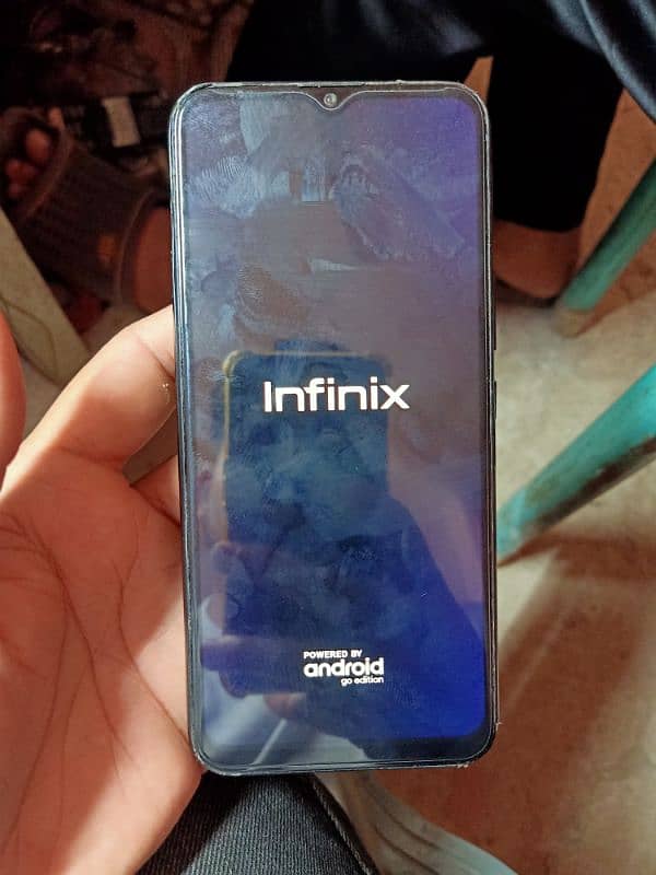 Infinix hot 8 Lite mobile For sale sim jacket kharab hai 03166213616 5