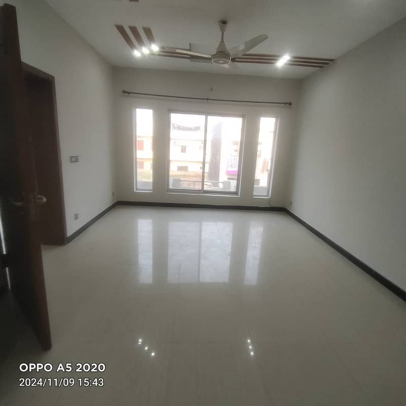 Upper Portion 3 Bed 8 Marla Available For Rent in E-11/1 Islamabad 4