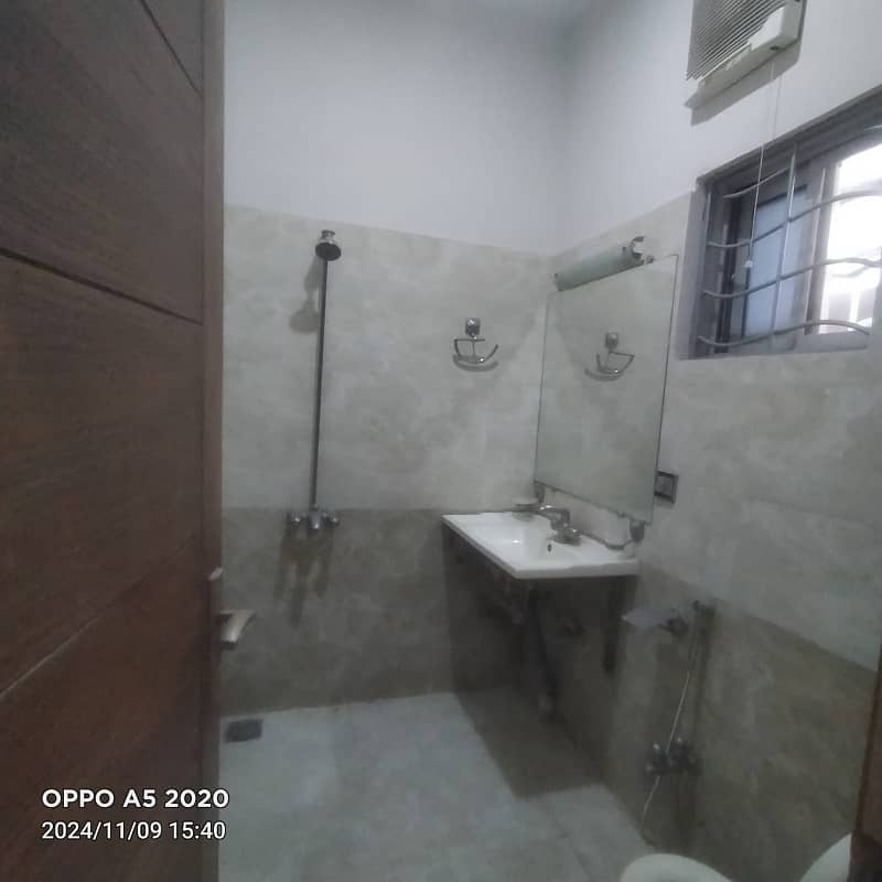 Upper Portion 3 Bed 8 Marla Available For Rent in E-11/1 Islamabad 9