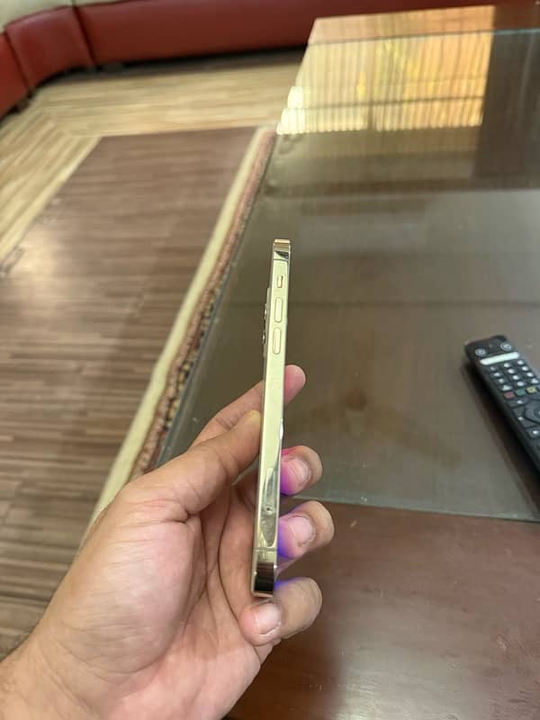 IPhone 12 Pro 128 GB Gold 1