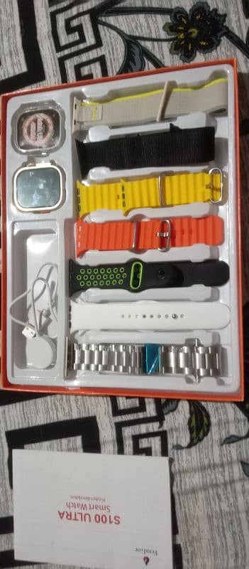 Ultra Smart Watch 7 in 1 straps in new condition 4