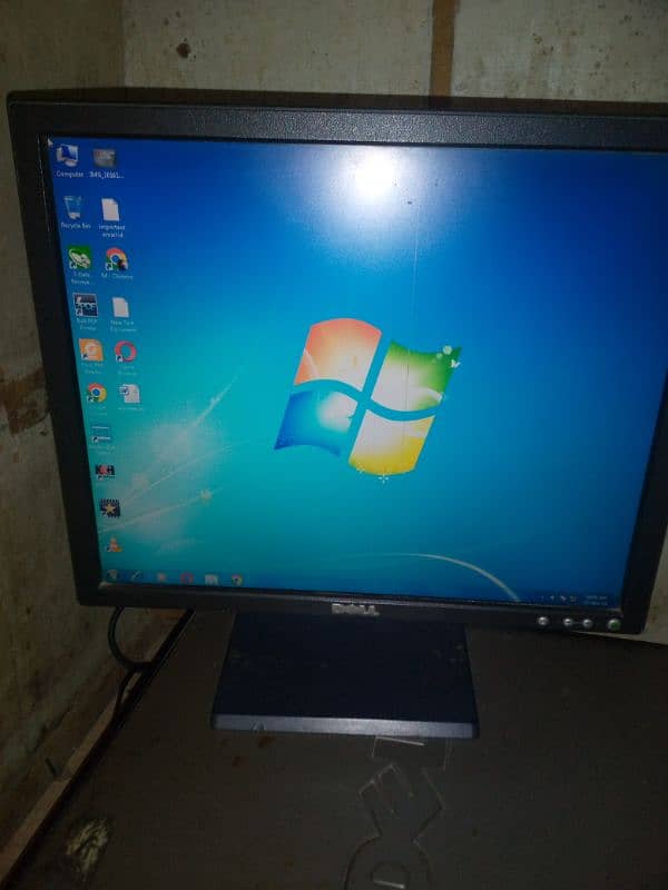 Dell LCD 21 inch for Computer 1