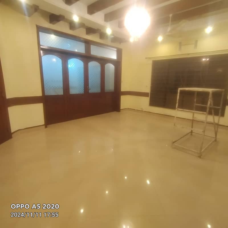 1 kanal 3 Bed Upper Portion Available For Rent In E-11/1 0