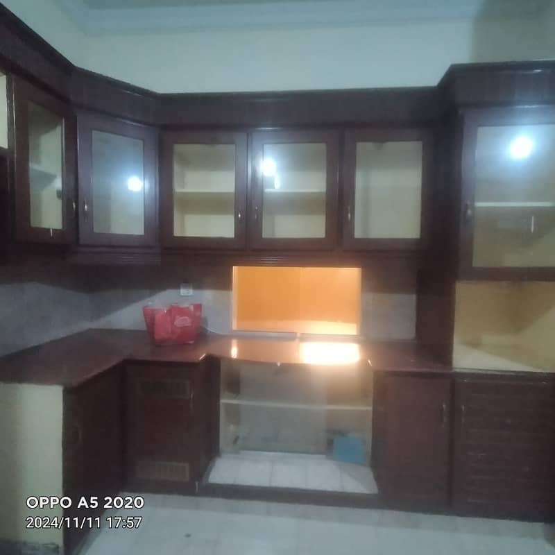 1 kanal 3 Bed Upper Portion Available For Rent In E-11/1 6