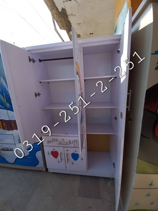 kids wardrobe size 3.5x6 feet 3