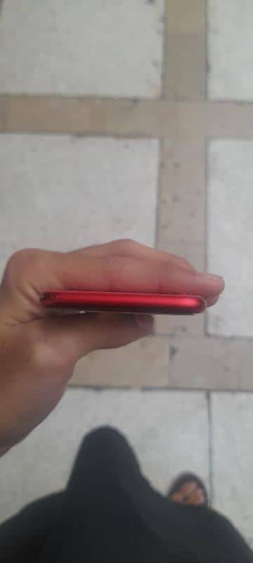 Iphone Se 2nd generation (2020) not pta red color 5