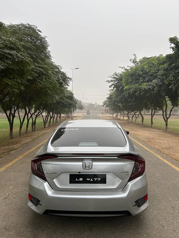 Honda Civic Oriel 2018 5