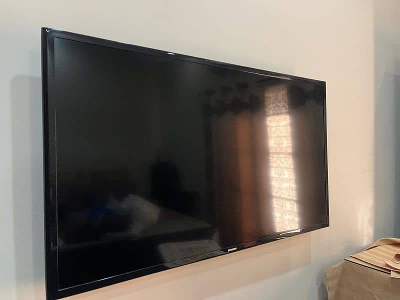 samsung 40 inches led tv 0