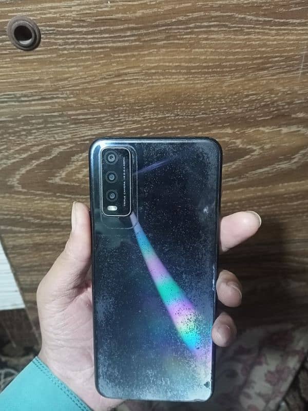 vivo y20 4 64 with box Glass change ky waja sy nishan ha 0