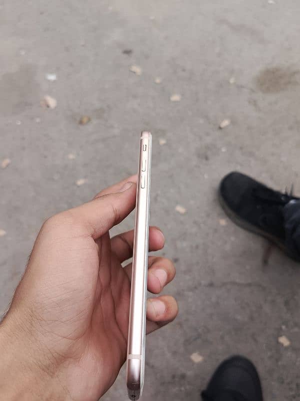 iphone 8 PLUS 3