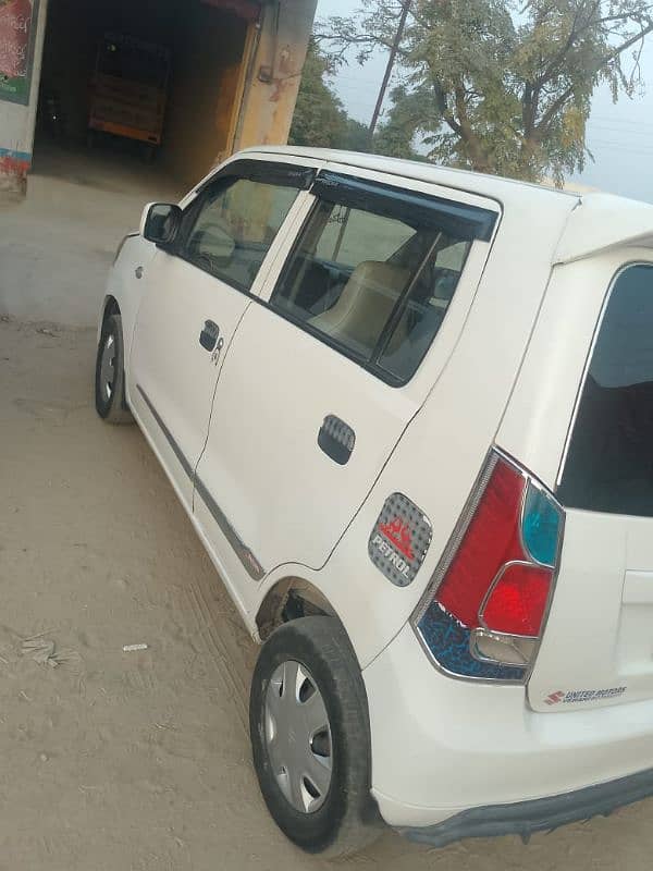 Suzuki Wagon R 2018 4