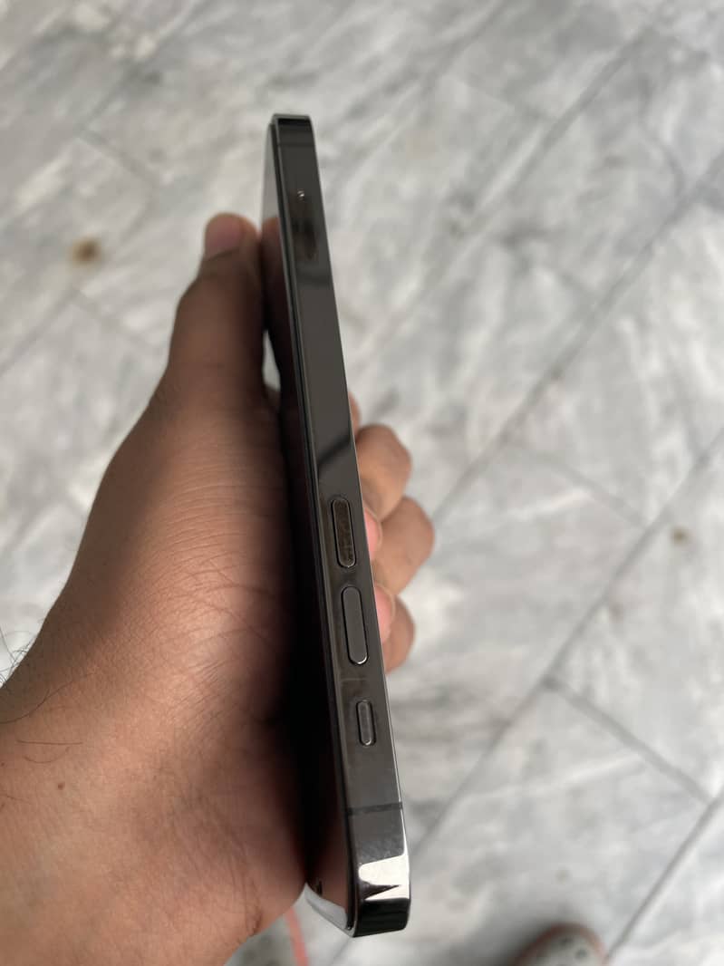 iPhone 12 pro 128 Factory Unlocked Original and Fresh Condition 7