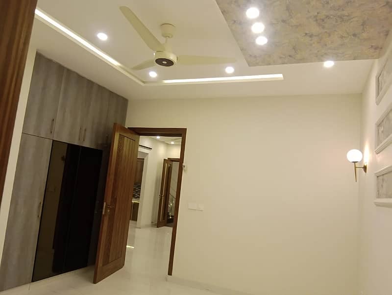 10 Marla Brand New House for Sale in Overseas B Block Bahria Town Lahore 23